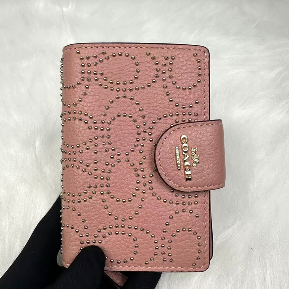 Coach Medium Corner Zip Wallet With Signature Rivets In Pink Petal NWT CX404 - Picture 2 of 6